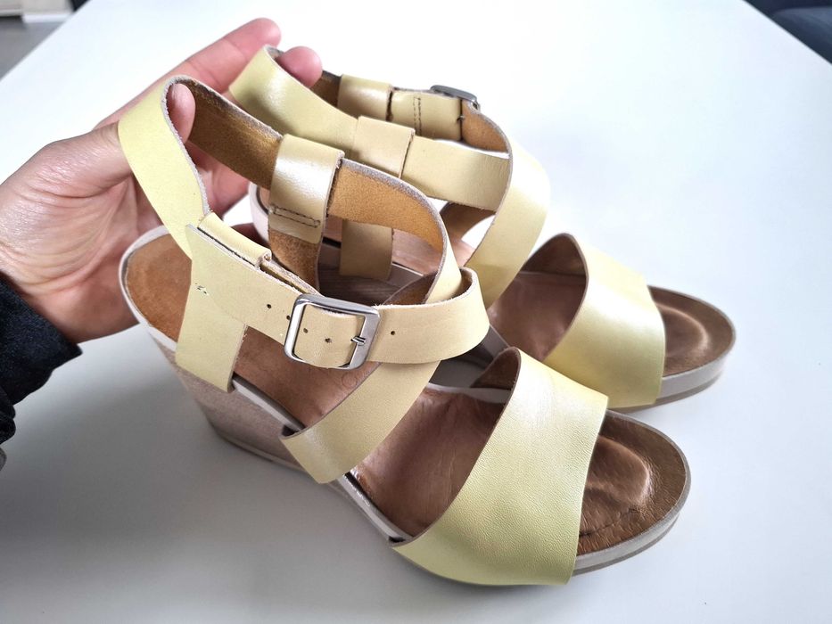 Buty Ryłko Relax - sandały na koturnie 36. Skóra naturalna