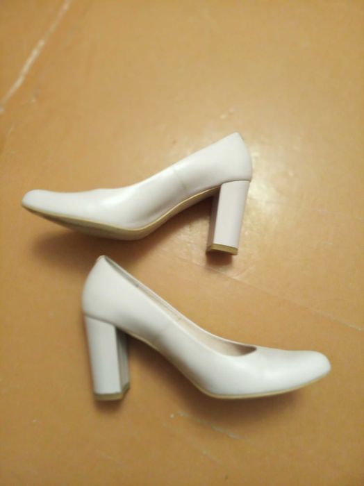 Туфлі шкіряні, 37  розмір, відтінок пудра.