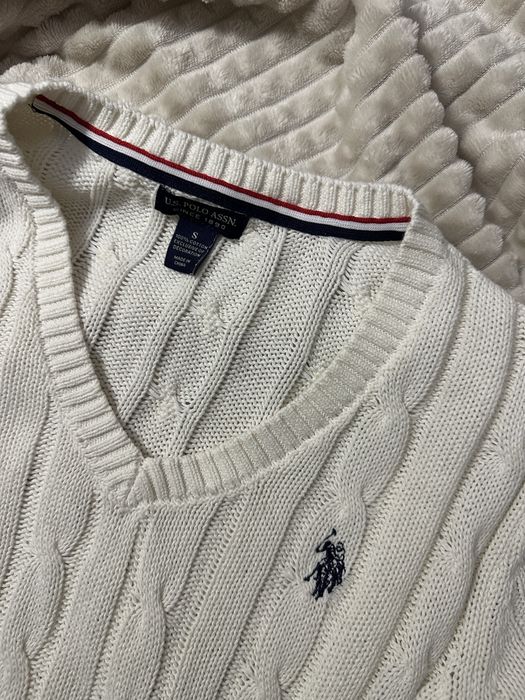 Світер polo з вирізом розмір S