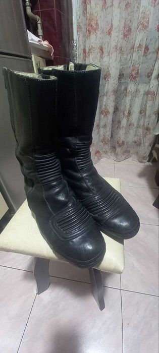 б.в. мотоботи 46р.  (Італія) якісні і зручні