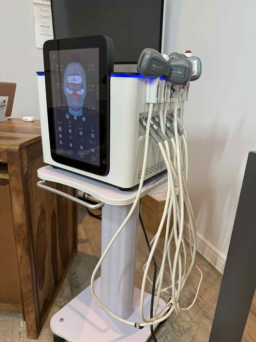 Urządzenie kosmetologiczne do zabiegów na twarz