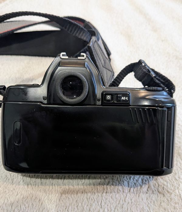 Плівкова камера Nikon F-8008 (N8008)