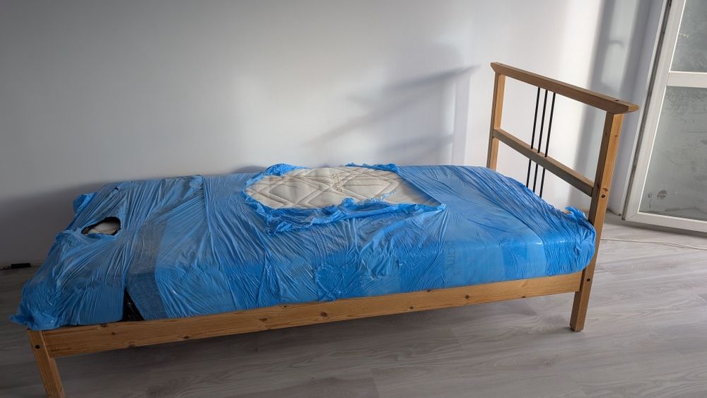 Łóżko 90×200 z materacem