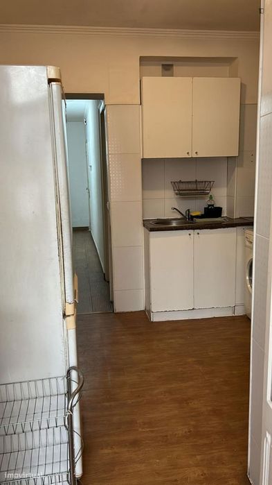 Quarto - localizado em Arroios Lisbon