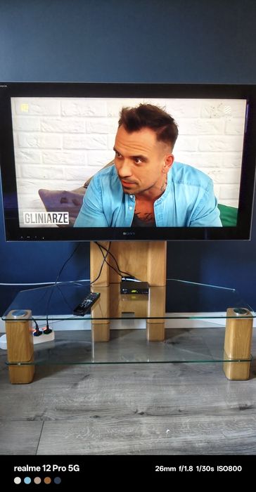 Telewizor 46" + stolik