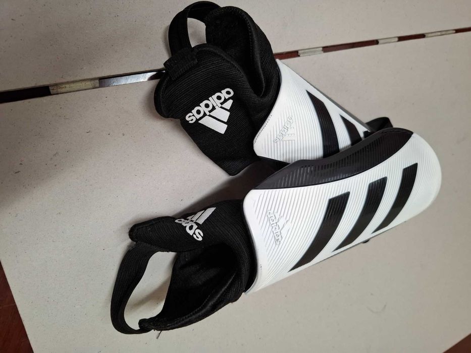 Caneleiras adidas de criança