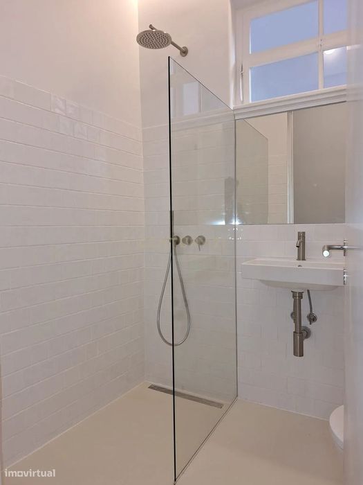 Apartamento T2 para arrendamento em Campo de Ourique