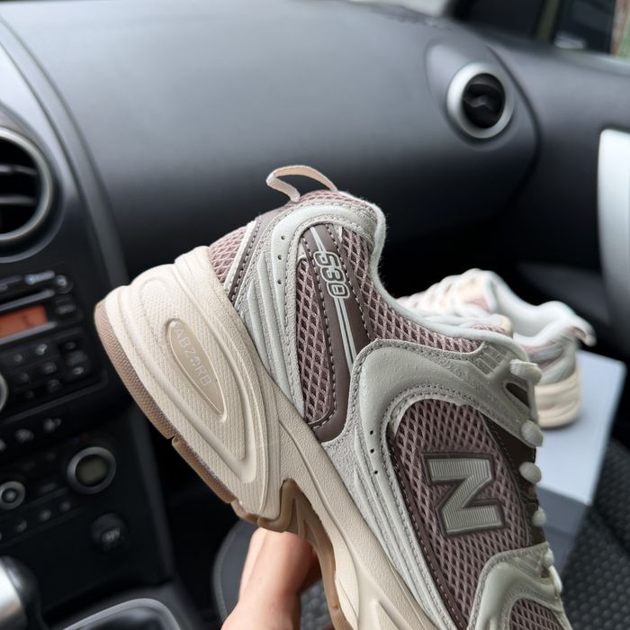 Жіночі кросівки нюбеланс рожеві з сірим сітка весна літо New balance 530 grey pink beige