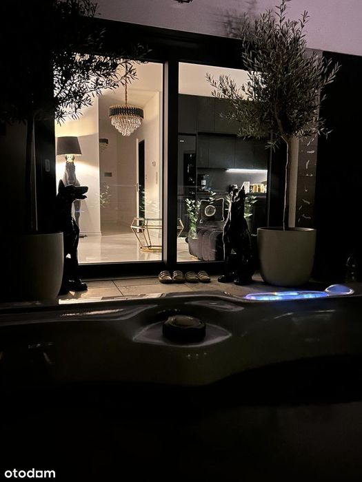 Nowoczesny Segment 127M Z Ogrodem I Jacuzzi