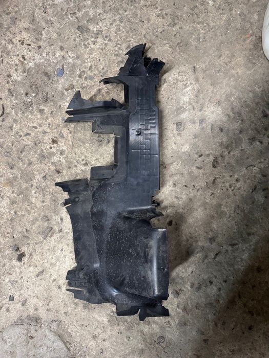 дифлектор радіатора прав Volkswagen Golf бу оригінал