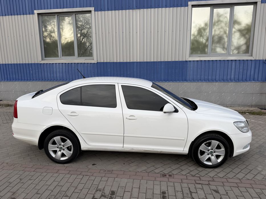 Продам шкоду Октавію 1.6 MPI офіційну не фарбовану  2012г
