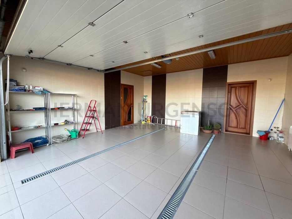 Продаж будинку 183 м.кв / 16 соток / р-н Компотний