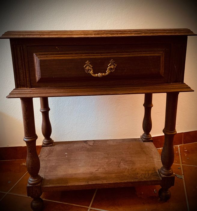 Mobília de quarto em madeira maciça