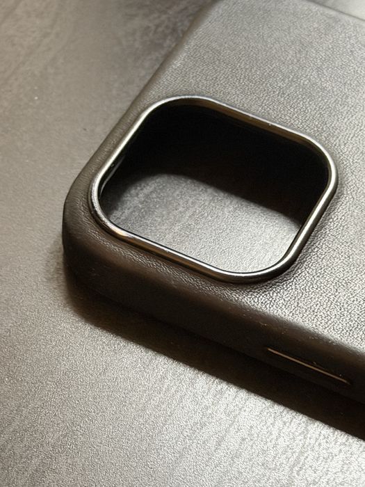 Capa de pele MagSafe para iPhone 13 Pro Max