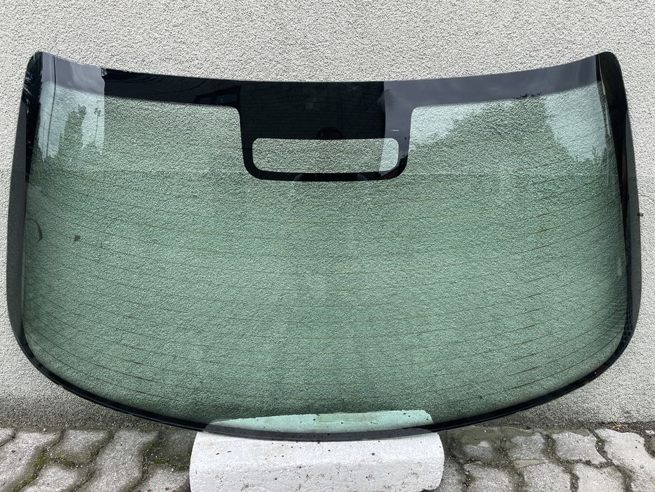 Ford Mondeo MK1 MKI sedan 93-00 / szyba tylna tył / Montaż