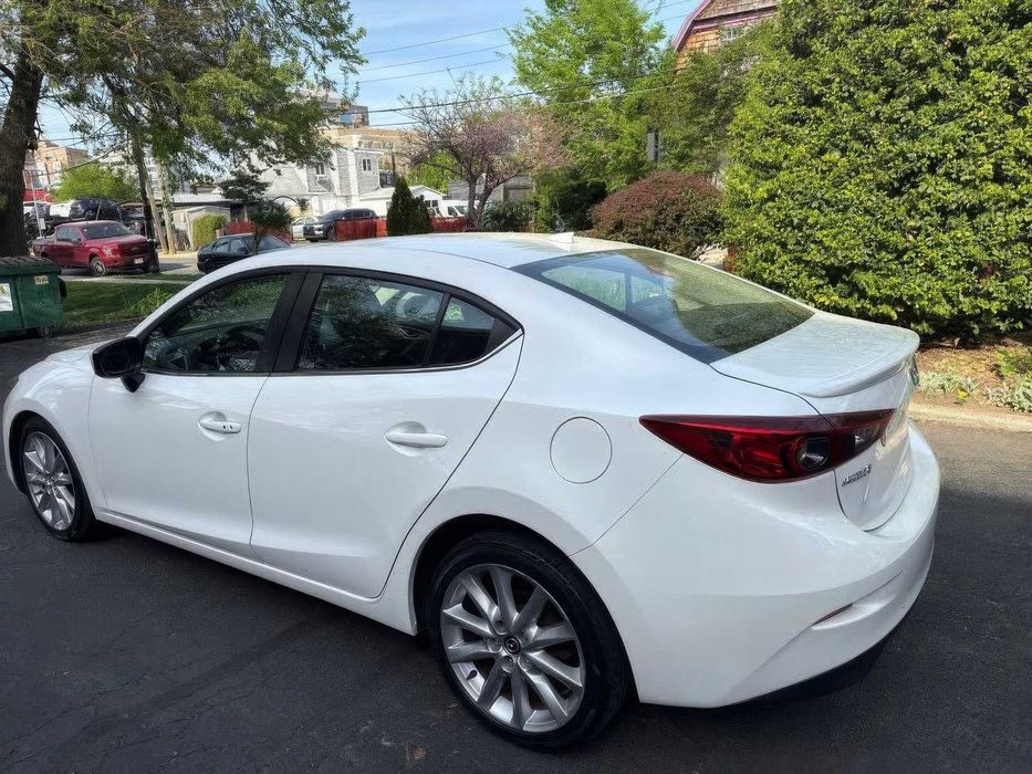 Mazda 3 Touring      2017