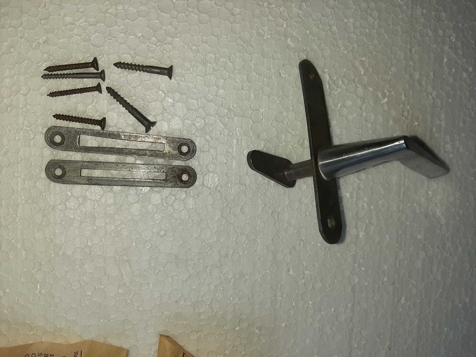 Stare Klamki do okien polerowane