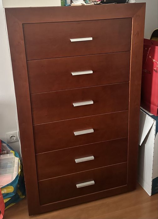 Conjunto de Quarto (cama, mesas de cabeceira e cómoda)