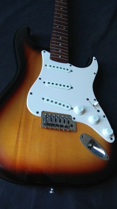 FENDER SQUIER bullet stratocaster guitarra eletrica