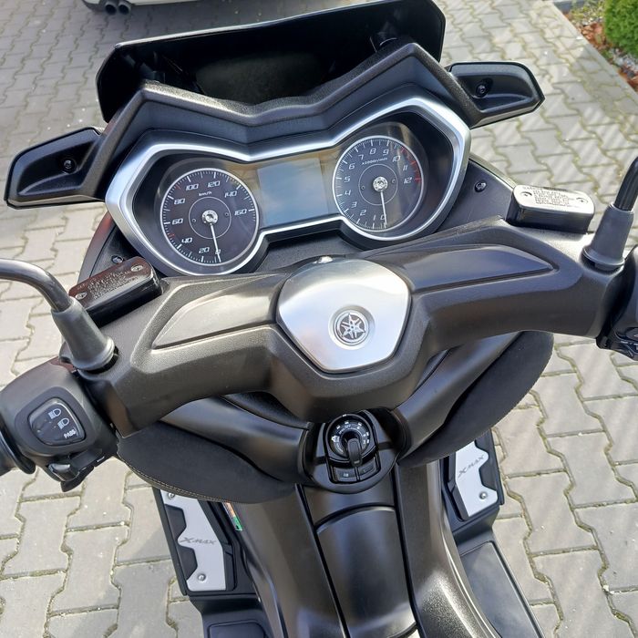 Yamaha xmax 125  tech Maxx 15 km