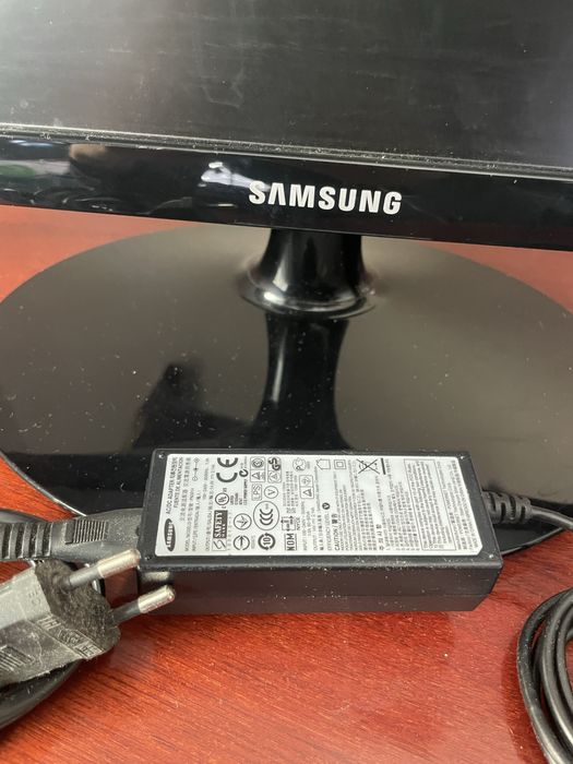 Monitor Samsung 24” Full HD – HDMI – Bom estado