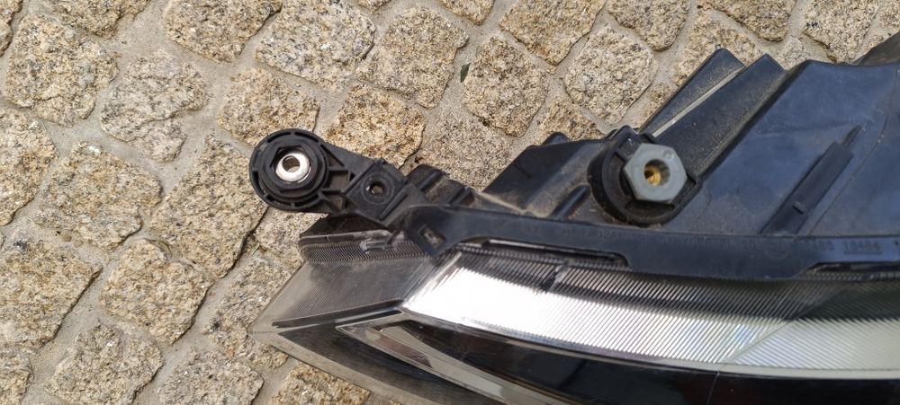 Farol ótica SEAT Ibiza/ Arona Led