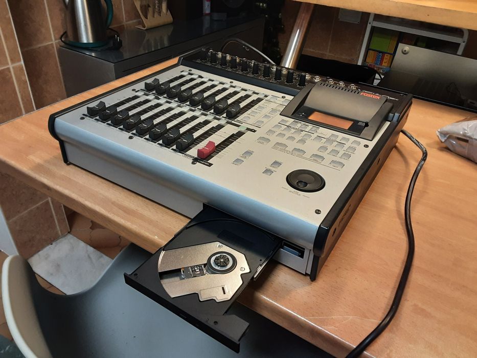 Fostex VF160ex Digital Multitracker Mesa Mistura  Digital 16 pistas