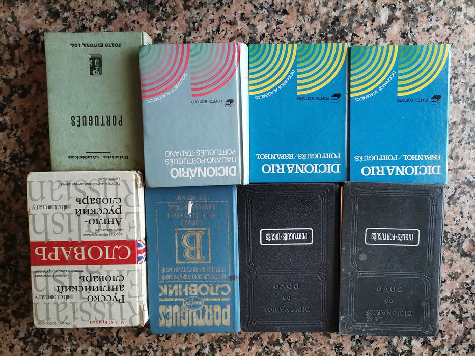 Coleção de 8 Dicionários (Espanhol, Italiano, Russo, Ucraniano, Inglês) - Inclui Antigo 1921