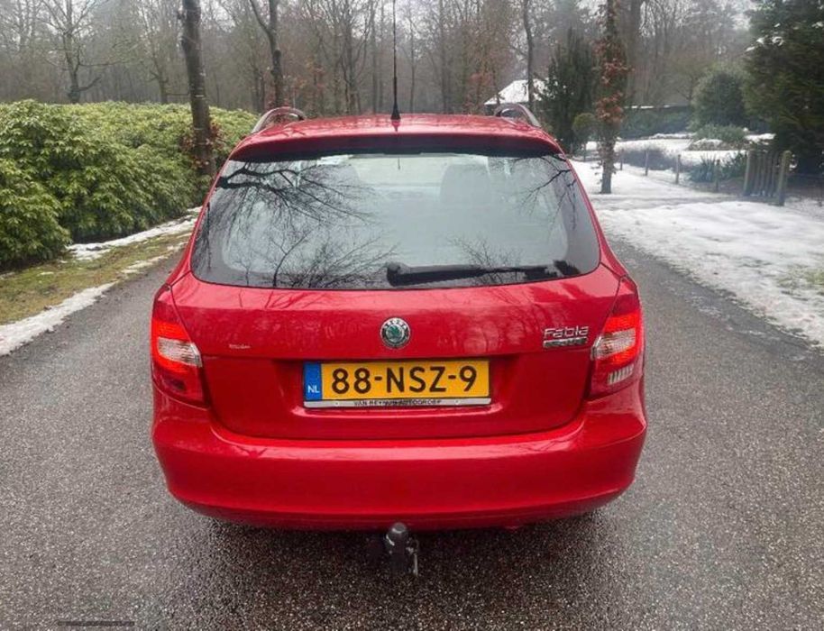Skoda Fabia 1.2 diesel vermelha - estado perfeito
