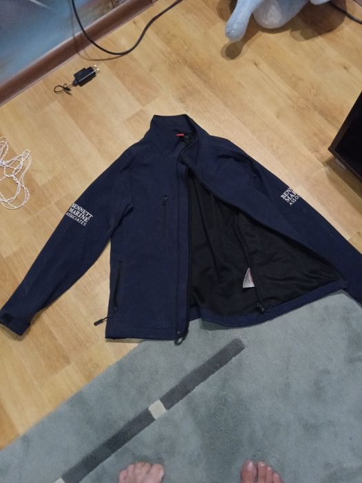 Продам ветровку,в отличном состоянии