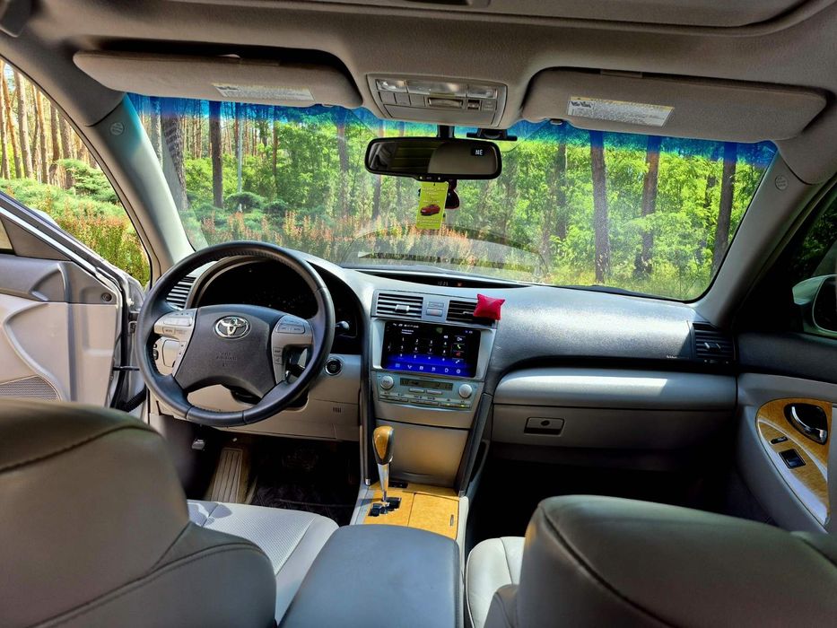 Продам срочно Toyota camry XLE