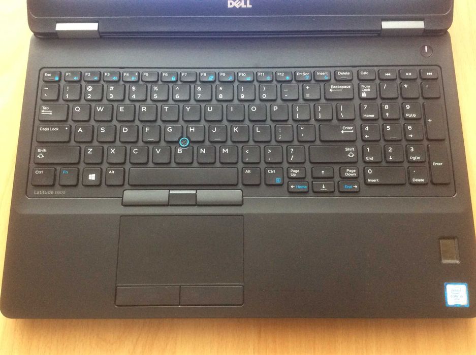 DELL E5570/15,6''/i5 4x2,5GHz/SSD256GB/8GB DDR4/Bat>3h/Windows 11 PRO