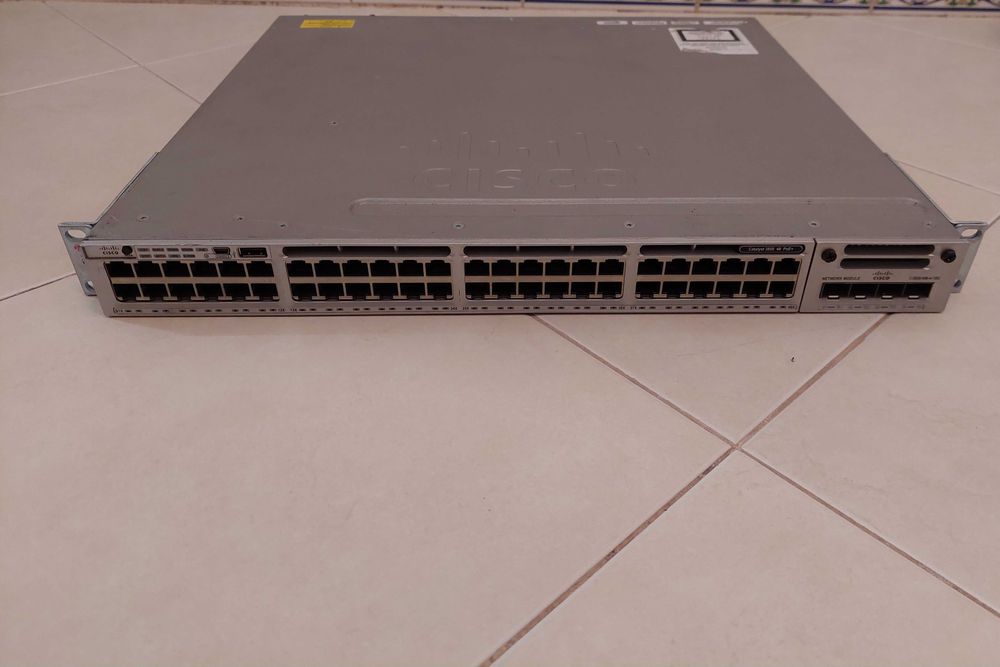 Cisco WS-3850-48 Portas + Modulo 4-10G + 1 Fonte64737826627458121