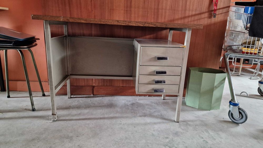 Venda de secretárias em bom estado!