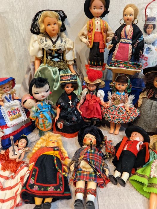 Ляльки  кукли в національному одязі