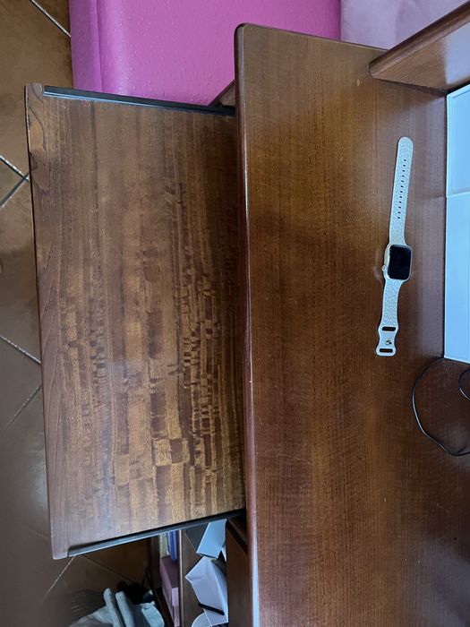 Secretária de Quarto e Móvel de Parede