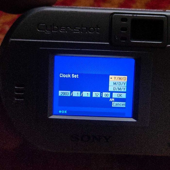 Фотоаппарат Sony Cyber-shot DSC-P92 Карта памяти и Адаптер