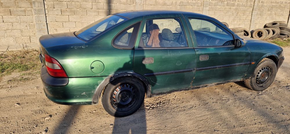 Опель вектра В бензин на запчасті або цілком