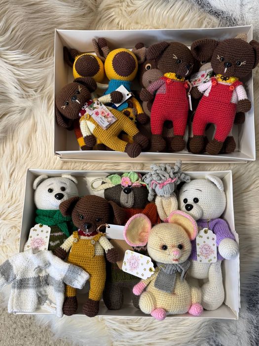 Вʼязані іграшки ручної роботи