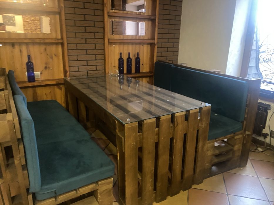 Продам для кафе мебель, холодильники и печки