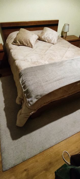 Quarto de casal completo usado em cor de cerejeira