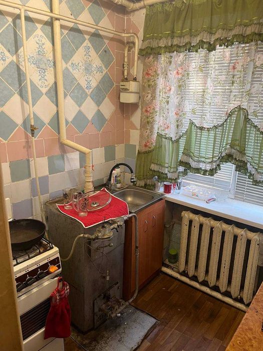 Терміново продам 3-х  кімнатну квартиру в с.Ватутіне