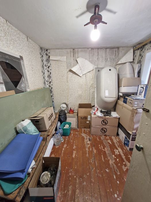 Продаж 4-х кімнатної квартири. Військове містечко 33.