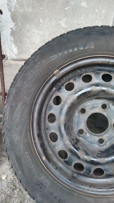Продам шини з металевими дисками  195/65R15