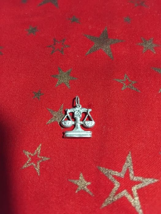 Srebrna zawieszka Waga.925