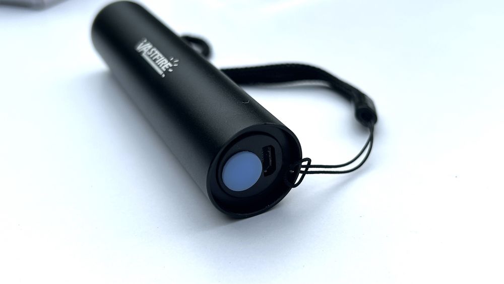 Ультрафиолетовый фонарик 365 НМ Vastfire (2 варианта) черное стекло