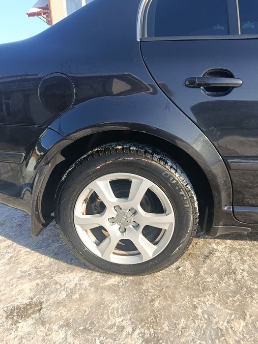 Шкода супер б  в гарному стані