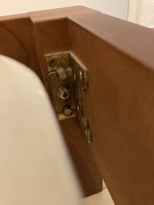 Cama casal de madeira de cerejeira