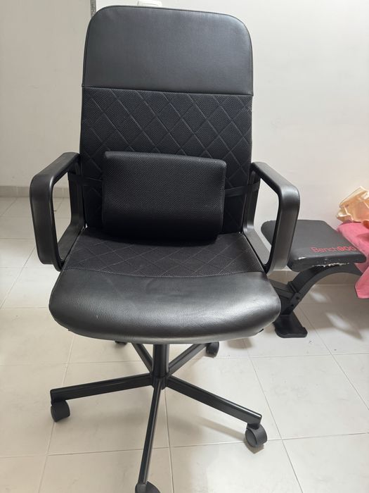 Cadeira de Escritório IKEA + Almofada Lombar