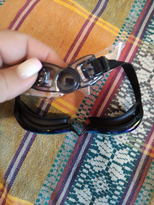 Очки для плавания новые